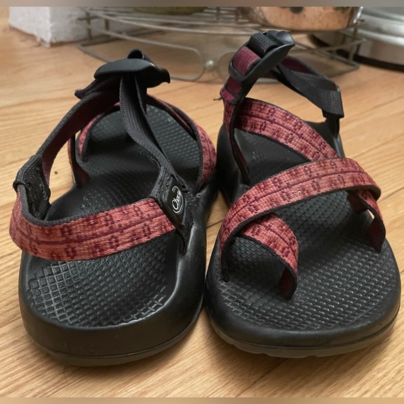 CHACO Women's Hiking Sandals Red/Black Size 6 - Picture 3 of 13